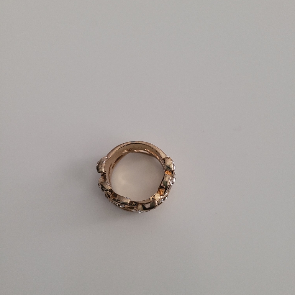 Ring - Picture 3 of 6